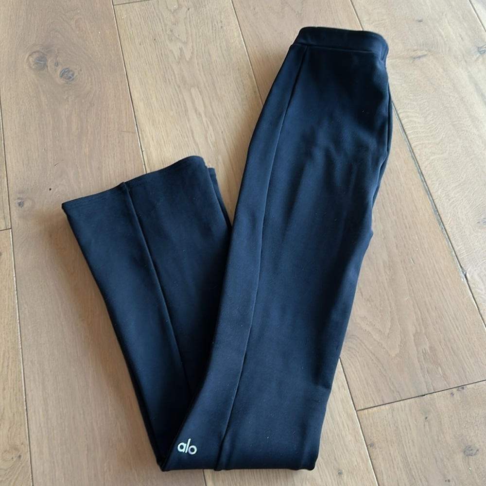 ALO Yoga Black Flared Pants - Picture 3 of 14